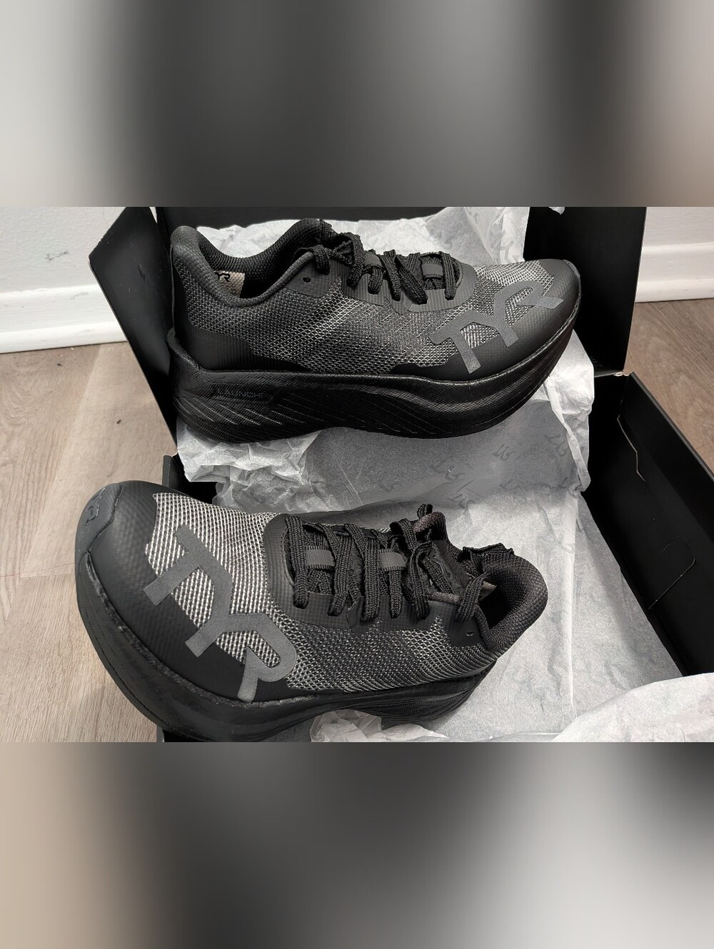 TYR Valkyrie Elite Carbon Runner